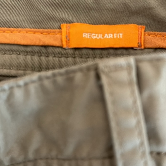 HUGO BOSS Khakis Regular Fit Cropped Flat Front Size 38 - Picture 9 of 12
